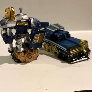 (Both) High Volt character and, Shield Striker vehicle. Skylanders SuperChargers